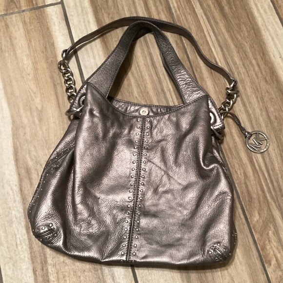 Michael Kors Handbags - Gently used. Michael Kors Astor Chain Shoulder Leather Tote
Handbag